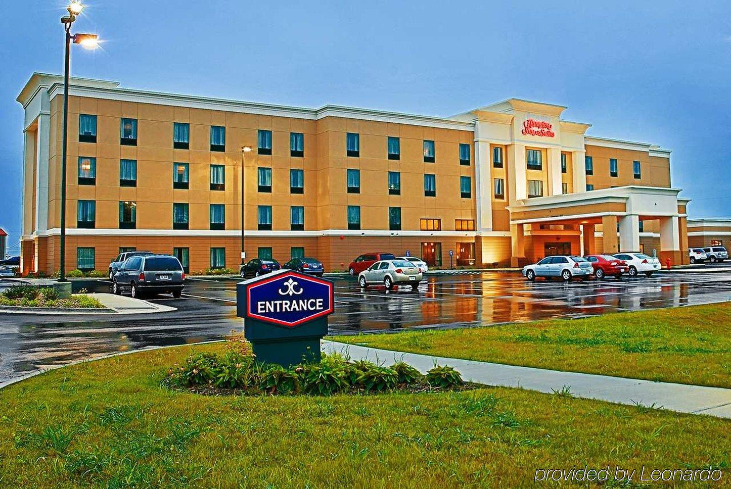 Hampton Inn & Suites Marshalltown Exterior photo