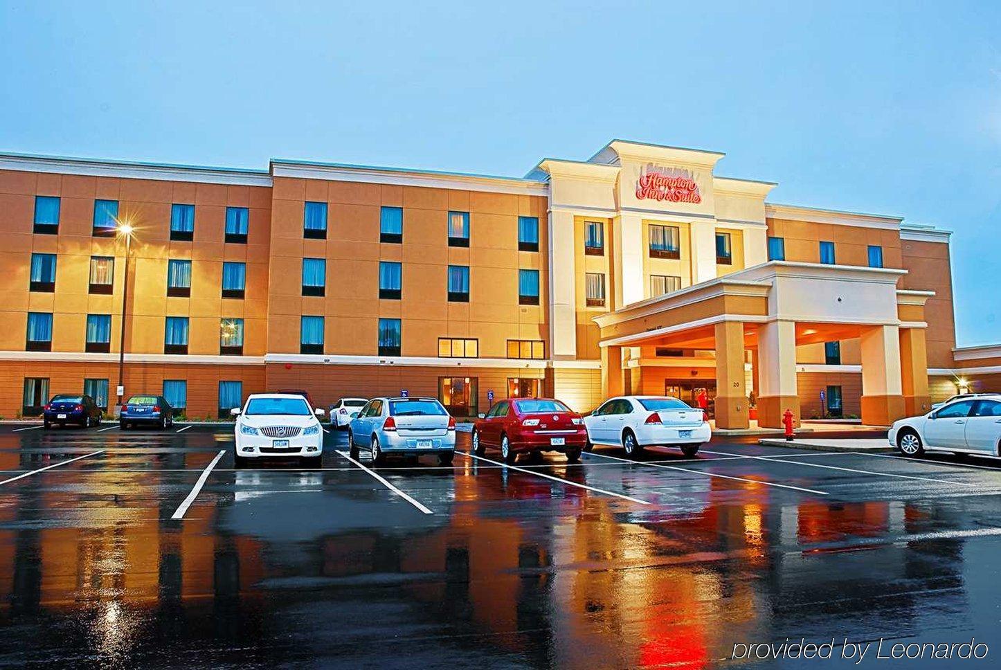 Hampton Inn & Suites Marshalltown Exterior photo